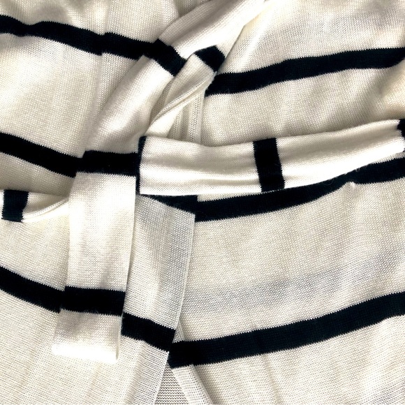 Black and white striped robe with belt, size M/G - Picture 6 of 6